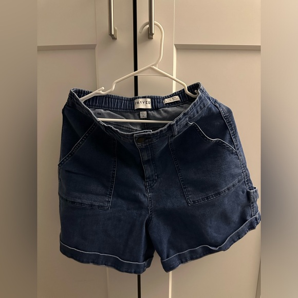 Frayed Jeans Women’s Denim Frayed Mid-rise Shorts Size 13/31 - Picture 1 of 2